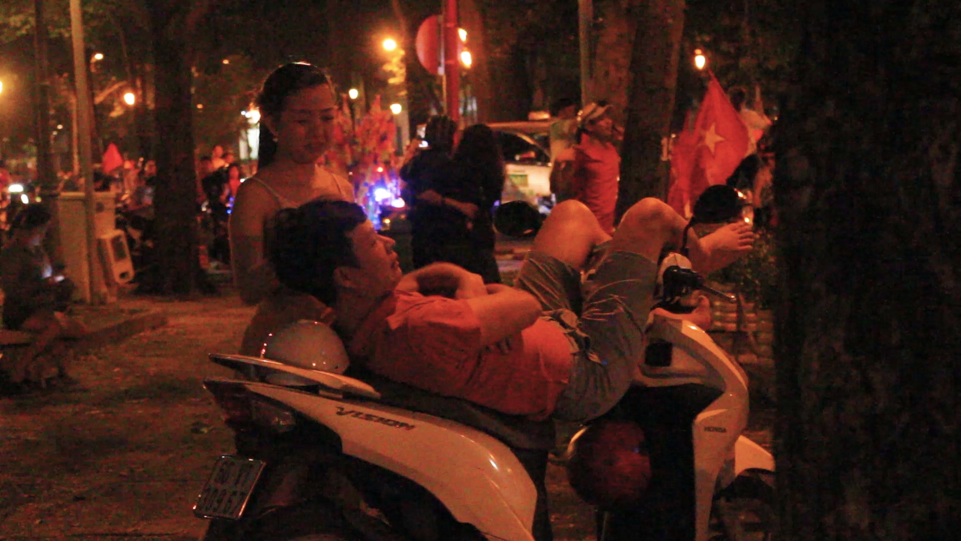 'Di bao' o Sai Gon, nhieu nguoi khong tim duoc loi ve nha giua khuya hinh anh