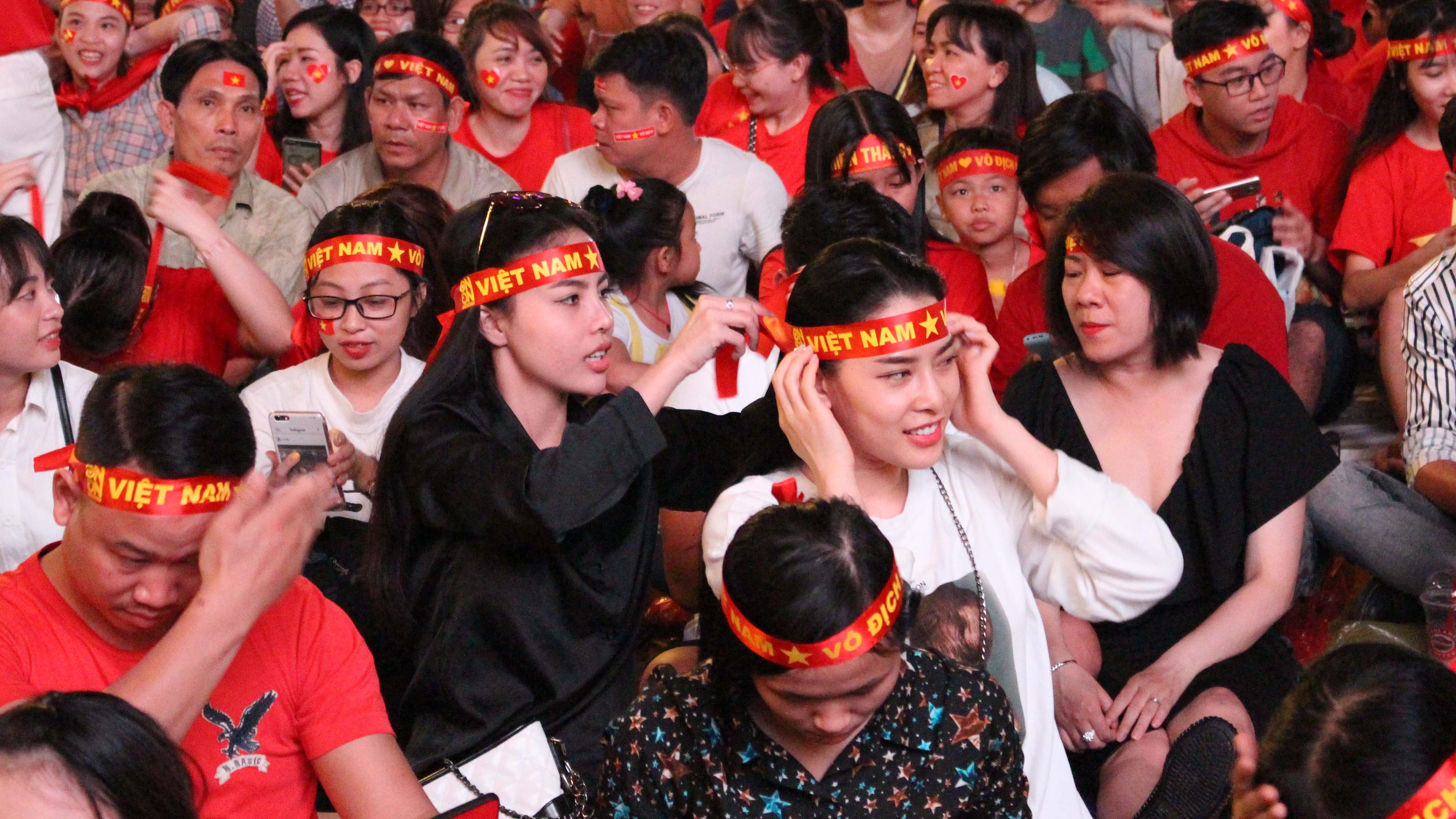 CDV Sai Gon hen di bao toi sang neu Viet Nam vo dich hinh anh