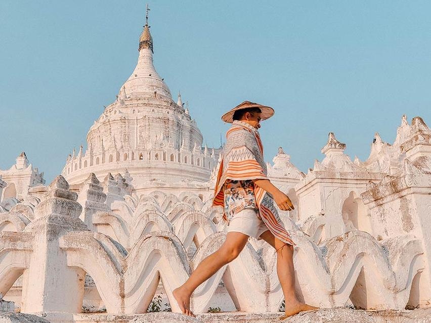 Chuyen tinh lang man phia sau ngoi chua trang o Myanmar hinh anh