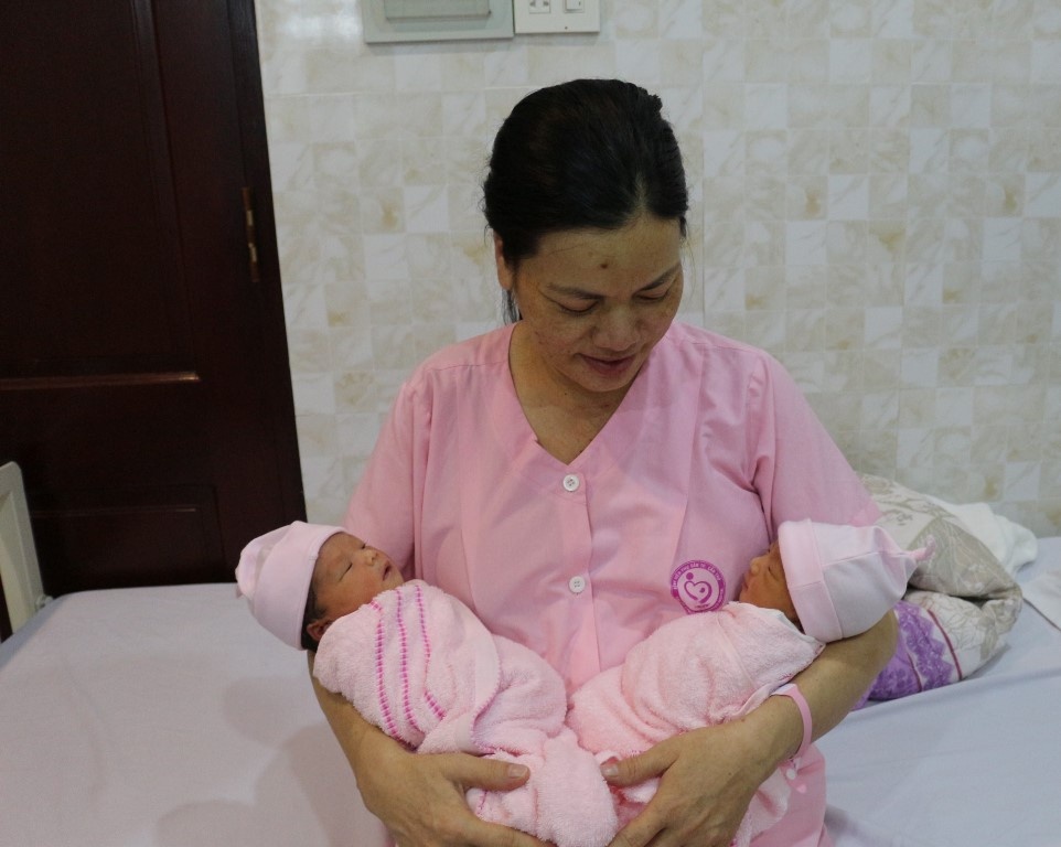 Vo chong don song sinh sau 5 nam hiem muon hinh anh