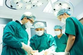 Nhap vien vi tai nan bat ngo khi di ve sinh hinh anh