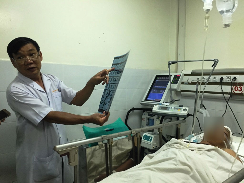 Nan nhan vu xe ben cuon 10 xe may o Sai Gon nguy kich hinh anh