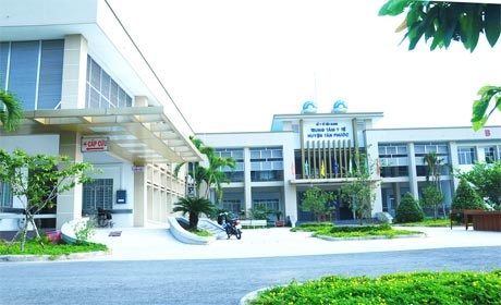 Bac si cap nham thuoc pha thai cho ba thai phu o mien Tay hinh anh