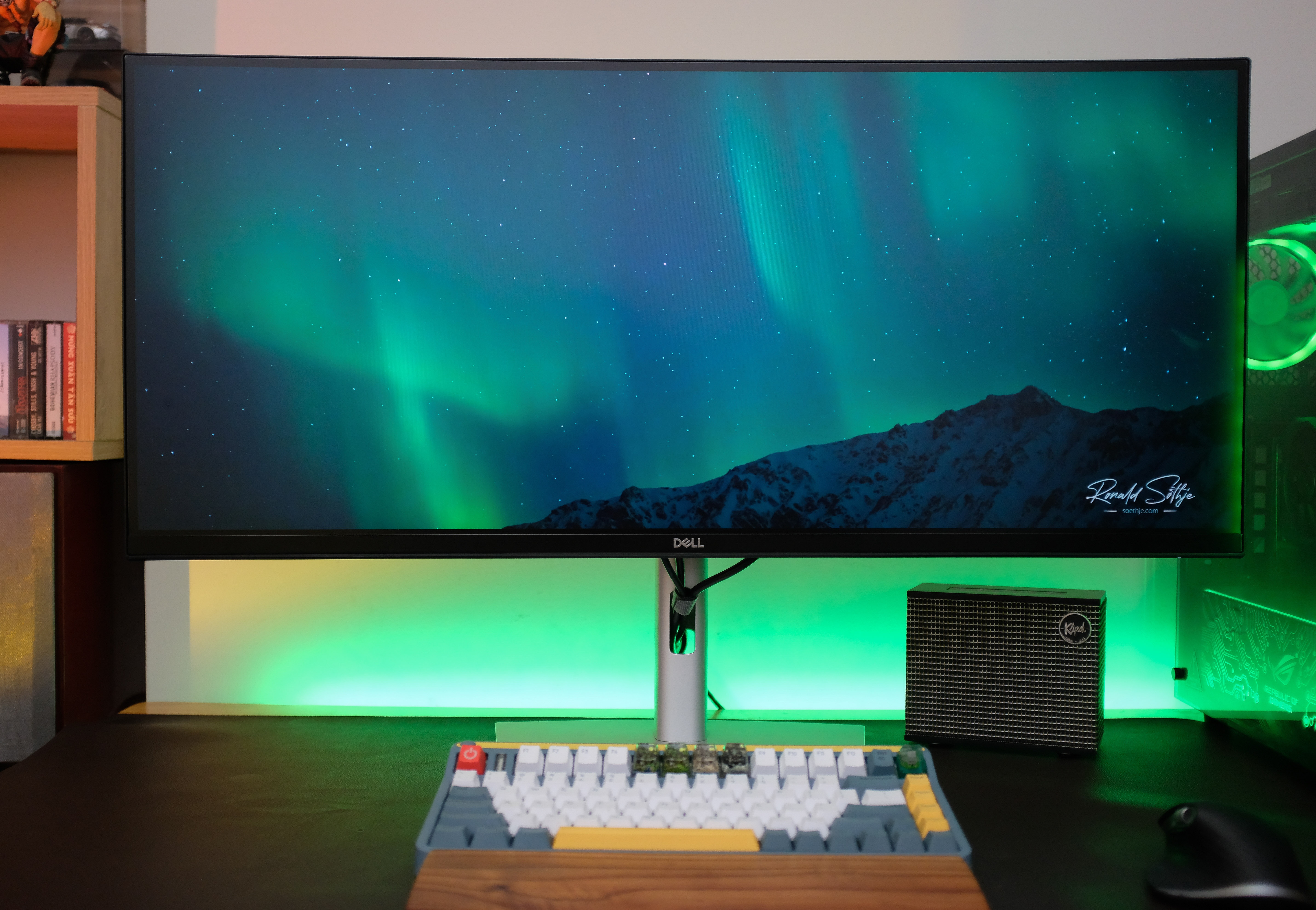 man hinh 21:9 dell anh 22