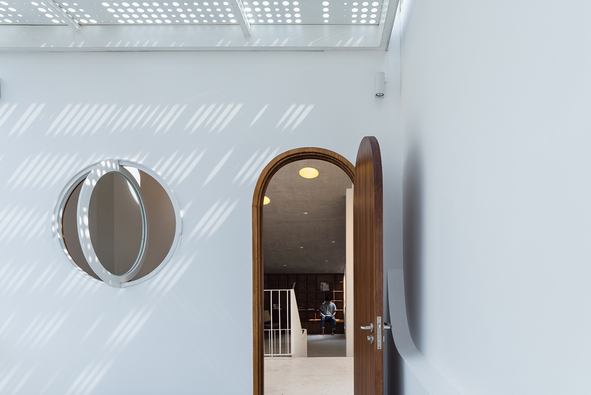 thiet ke nha,  phong cach hien dai,  nha ong anh 6