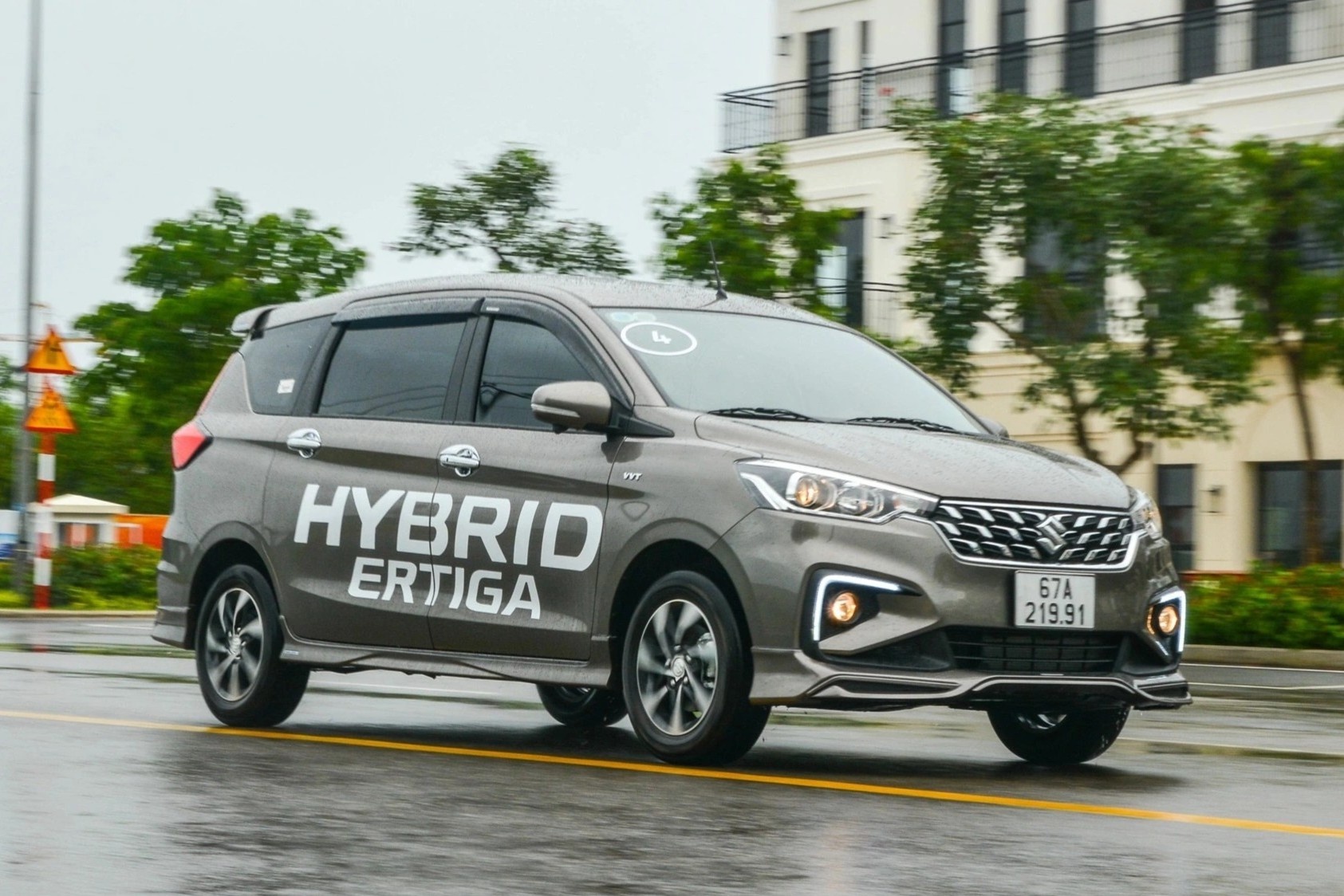 Trải nghiệm Suzuki Ertiga Hybrid ảnh 7 Trai nghiem Suzuki Ertiga Hybrid anh 7