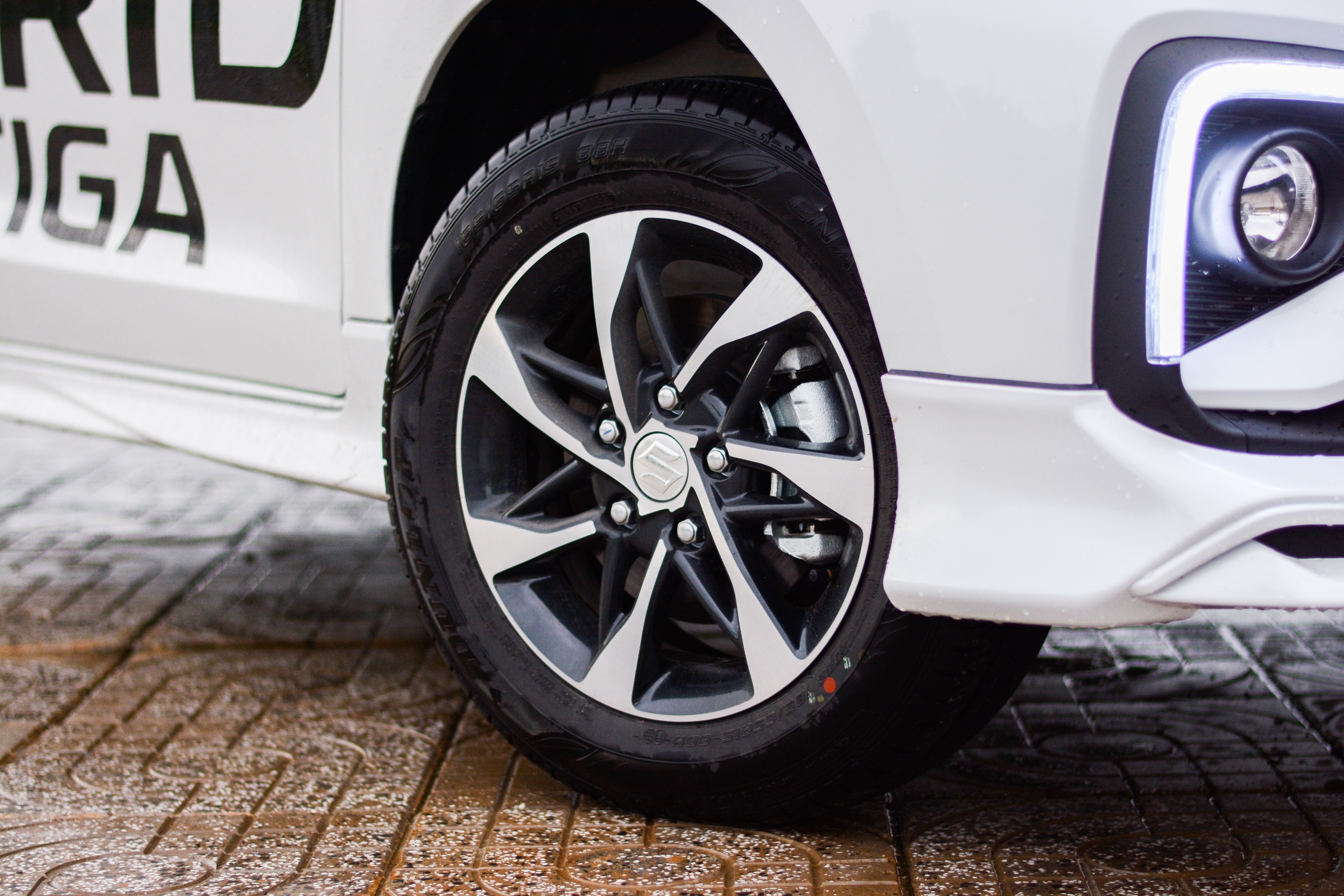 Trải nghiệm Suzuki Ertiga Hybrid ảnh 10 Trai nghiem Suzuki Ertiga Hybrid anh 10