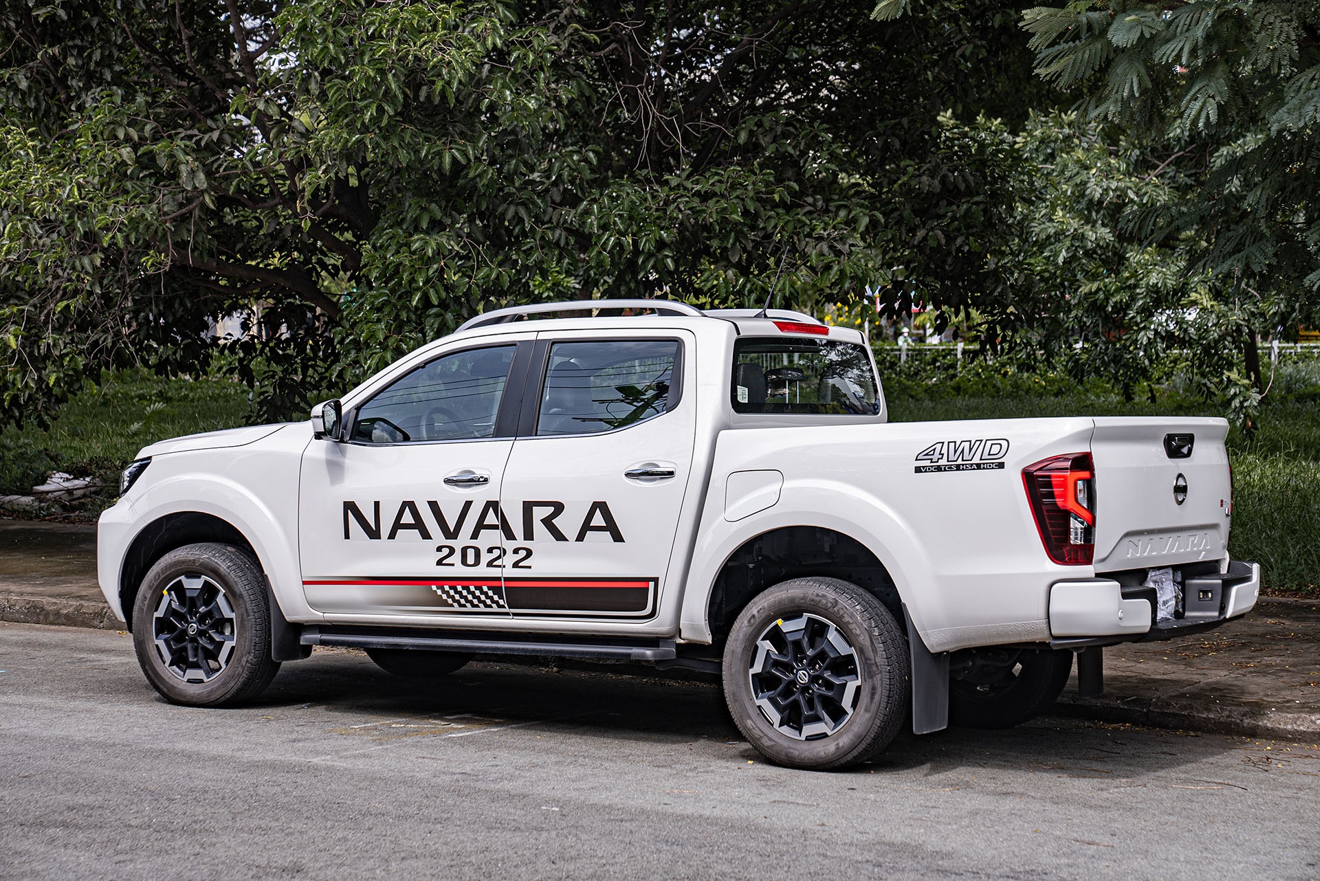 Đánh giá Nissan Navara 2022 ảnh 8 Danh gia Nissan Navara 2022 anh 8