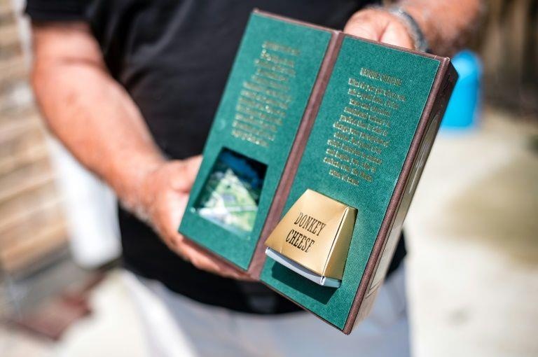 Pho mai lua 'cuc pham' 1.000 euro mot kilogam tai Serbia hinh anh