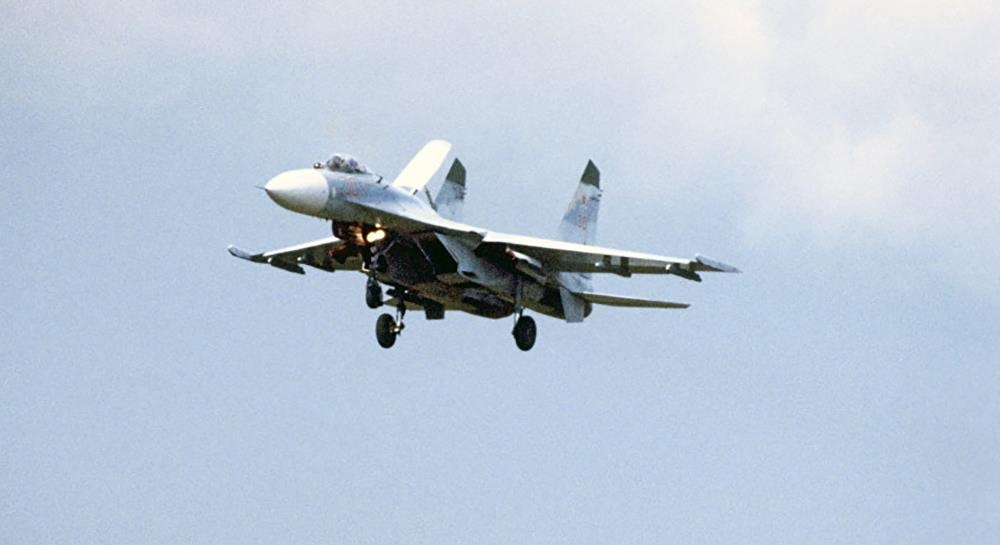 Khong quan Nga chan may bay do tham My tren Bien Den hinh anh