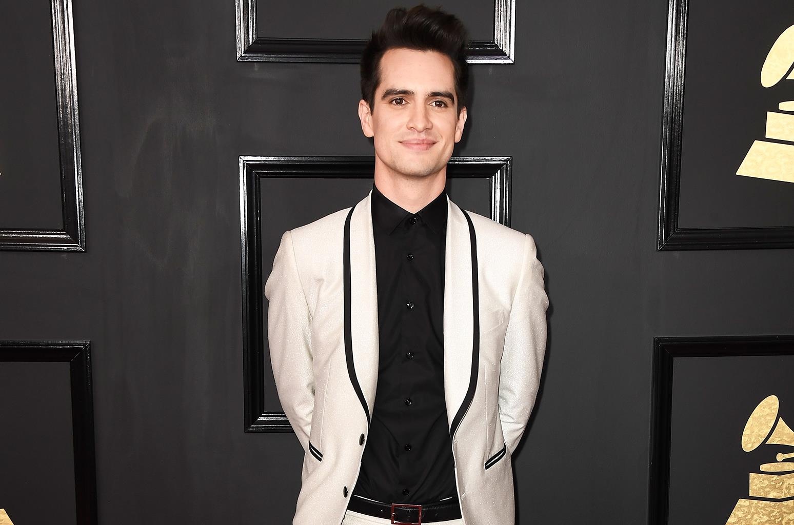 Brendon Urie đóng MV me ảnh 4 Brendon Urie dong MV me anh 4