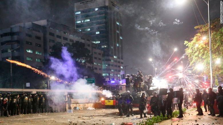 bieu tinh,  indonesia,  sex law,  widodo,  luat hinh su anh 2