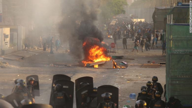 bieu tinh,  indonesia,  sex law,  widodo,  luat hinh su anh 5