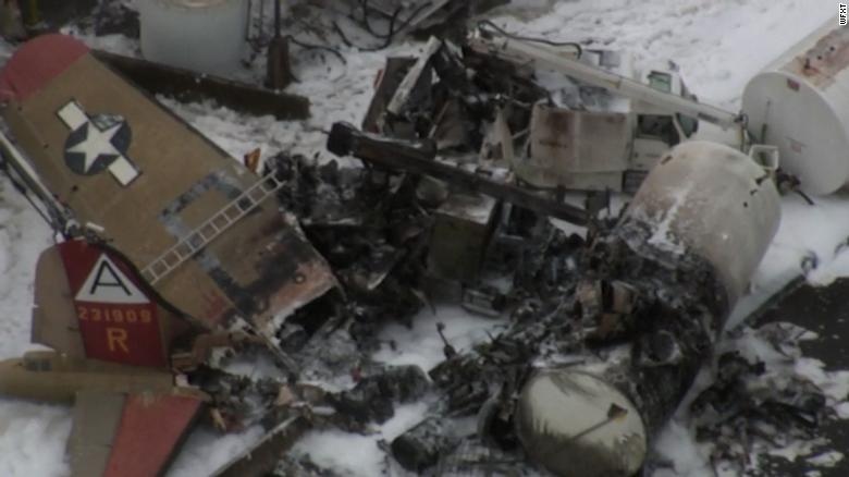 May bay nem bom B-17 roi tai san bay o My, 7 nguoi chet hinh anh