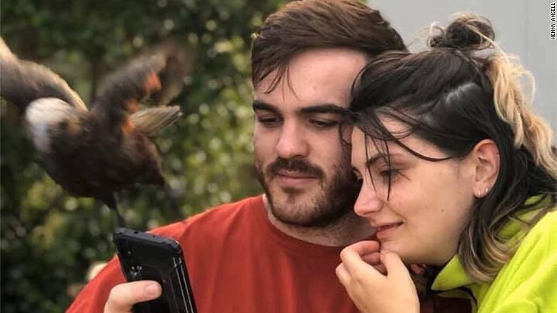 tinh yeu,  dich benh,  yeu xa,  corona,  phong toa,  cach ly,  nguoi yeu anh 1