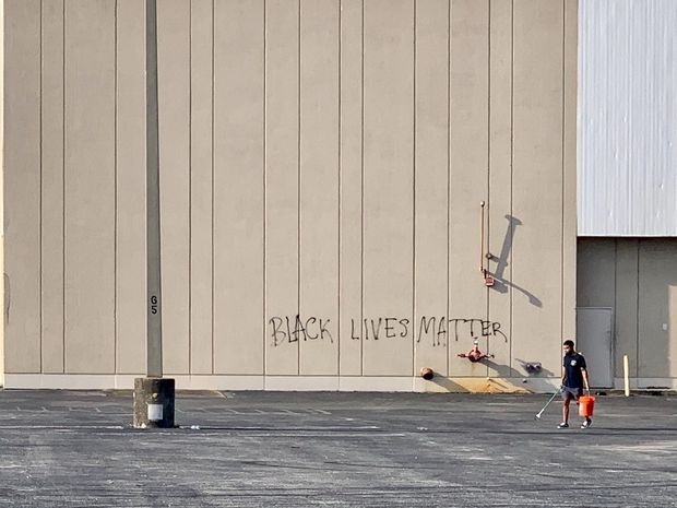 bao loan o my,  bao loan phan biet chung toc anh 4