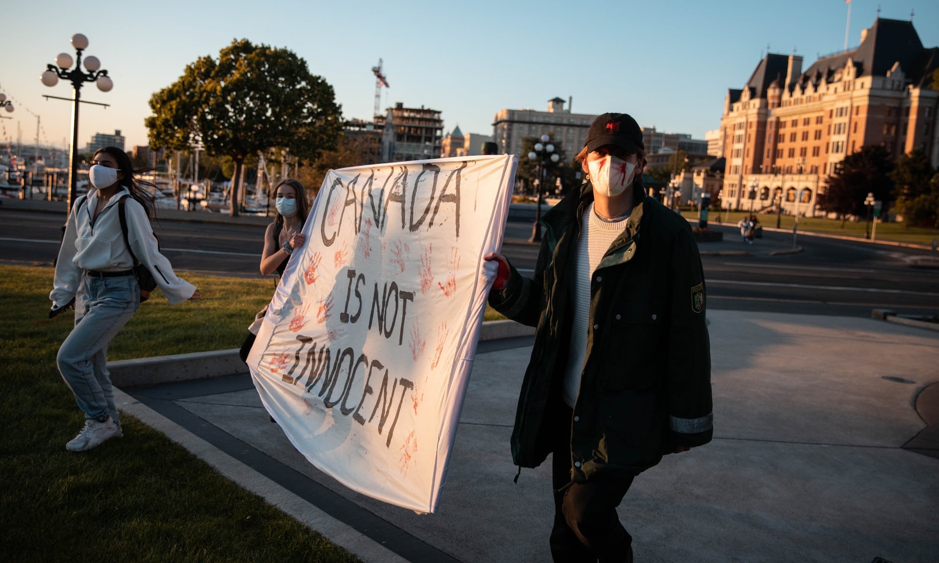 bieu tinh o canada,  phan biet chung toc o canada anh 2