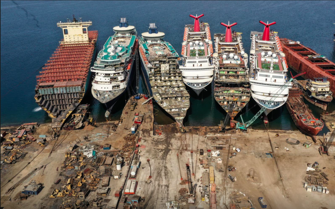 pha do du thuyen vi e do covid anh 1