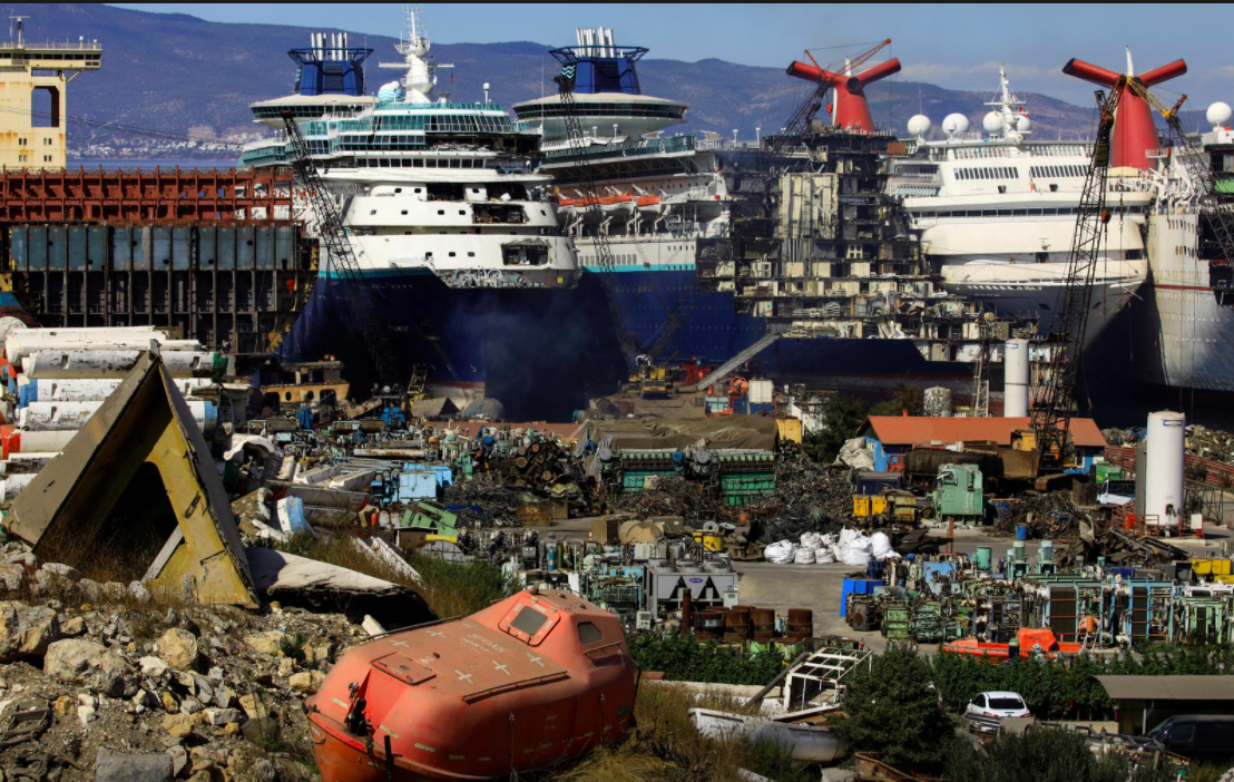 pha do du thuyen vi e do covid anh 2