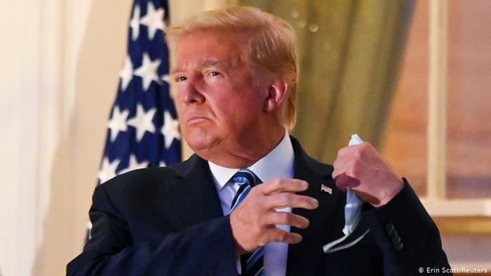 Ong Trump co ca 'doi quan' bac si va thuoc hiem de chua Covid-19 hinh anh