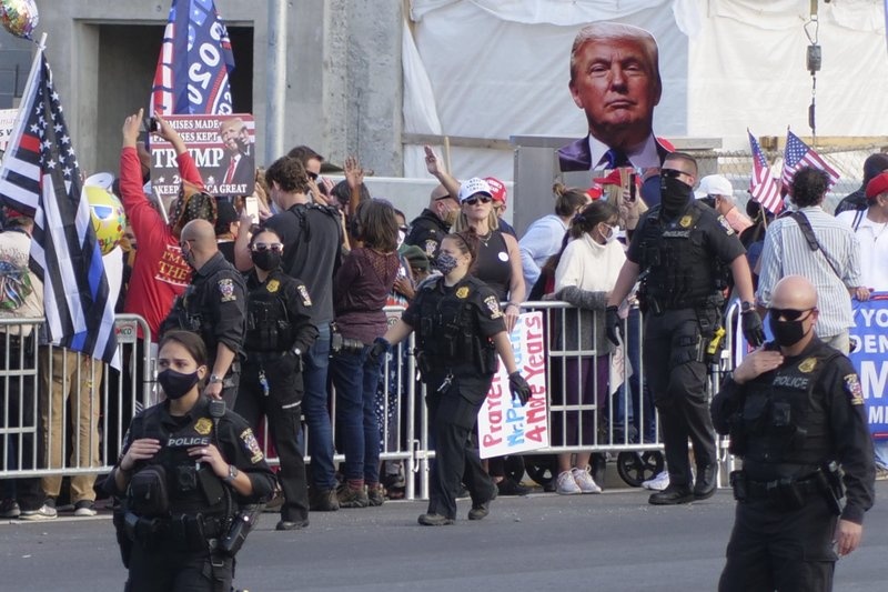 Tong thong Trump se bi cach ly bao lau? hinh anh