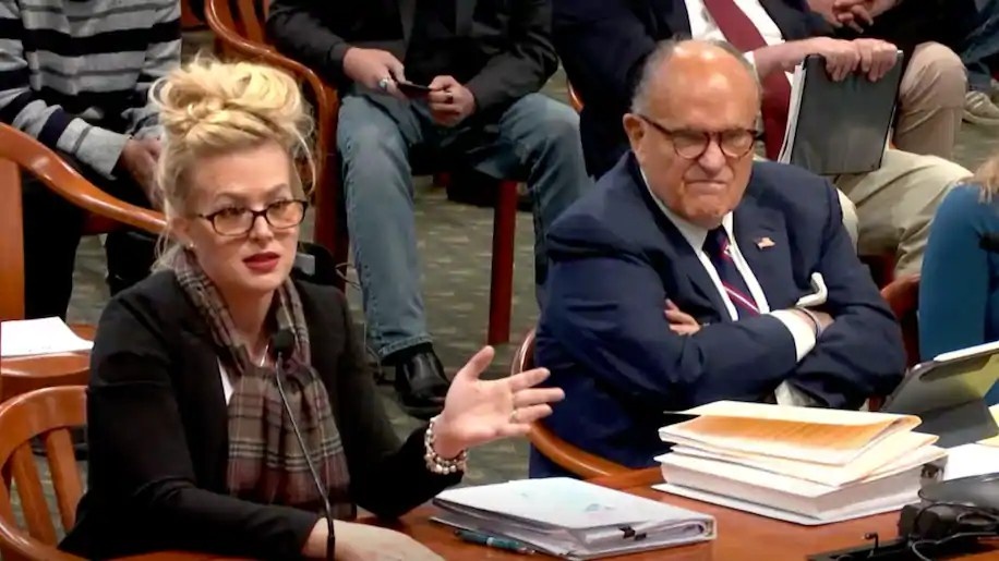 nhan chung gian lan bau cu my anh 1