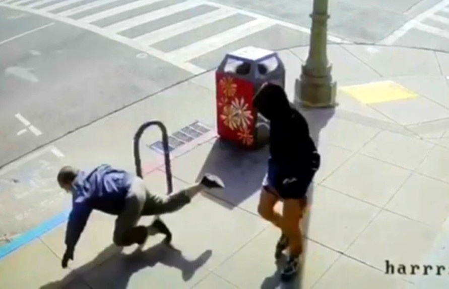 Hang tram nguoi tinh nguyen bao ve cu dan goc A o My hinh anh