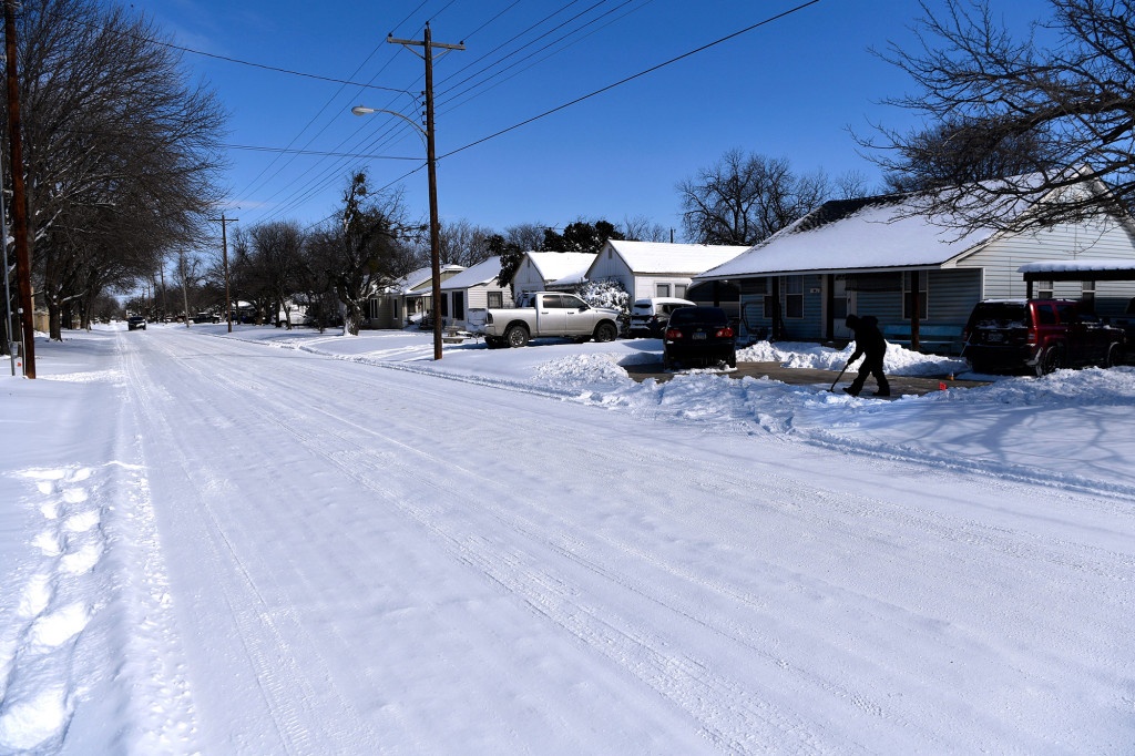 Nguoi dan ong chet cong tren ghe tua o Texas hinh anh