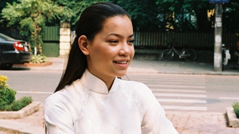  Hồ Ngọc Hà chọn mái tóc dài óng ả từ những ngày đầu mới bước vào nghề.