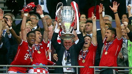 Ngay mai, Van Nistelrooy dua cup Champions League sang VN hinh anh