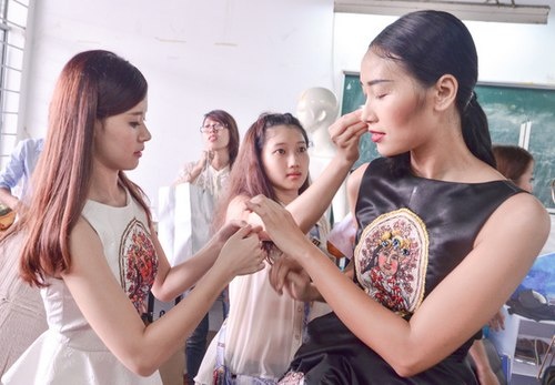 Midu trước buổi trình bày đồ án tốt nghiệp.