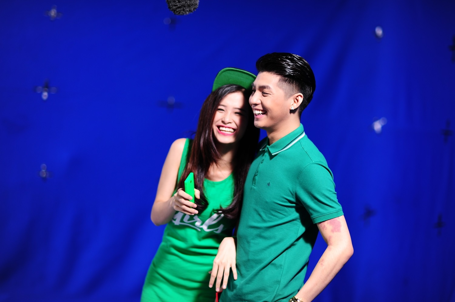 Noo Phước Thịnh và Đông Nhi đang chuẩn bị cho liveshow xuyên Việt cùng nhiều ca sĩ trẻ khác.