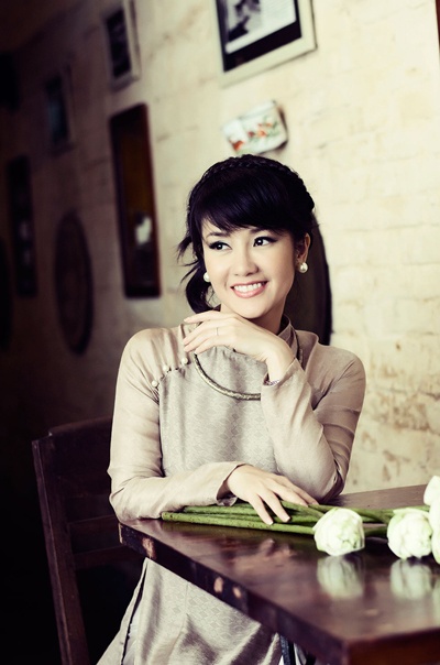 Vẻ đẹp dịu dàng, nữ tính của Hồng Nhung.