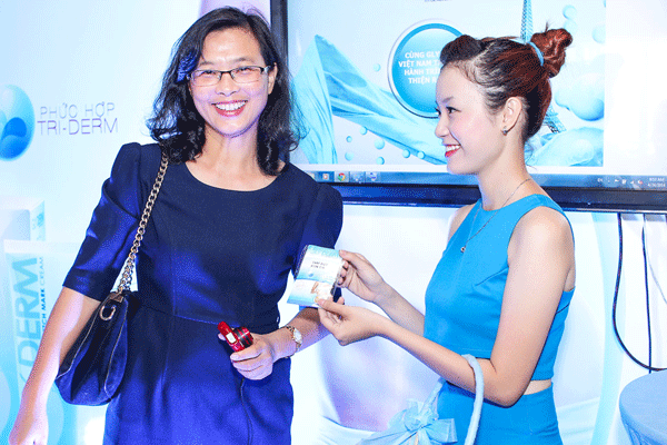 Gly Derm ra mat an tuong voi phai dep Viet hinh anh