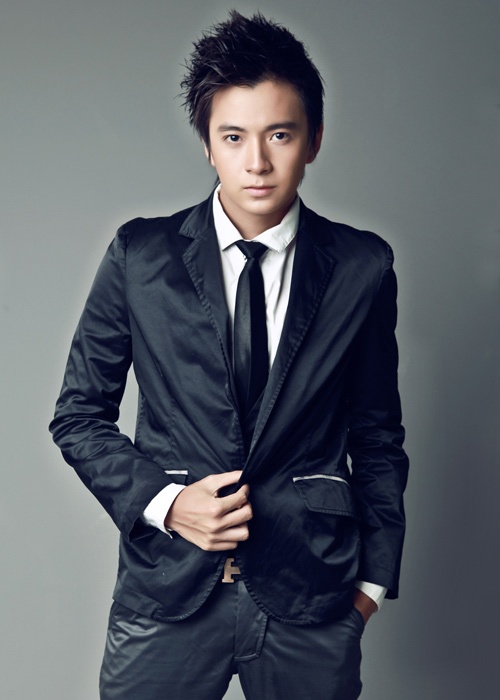 Và Ngô Kiến Huy lần đầu tiên lấn sân sang lĩnh vực nhạc kịch đầy mới lạ.