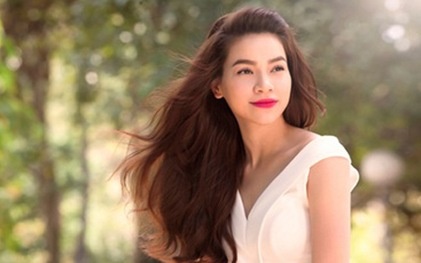 Trang phuc yeu thich cua sao Viet khi dien voi toc dai hinh anh