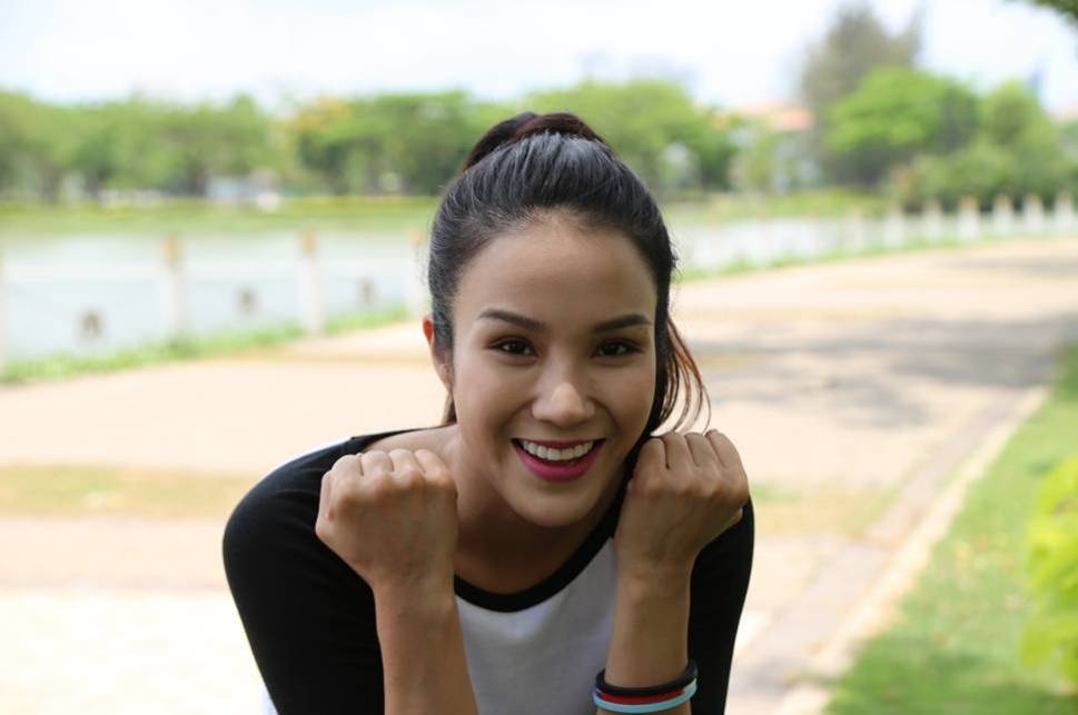 Diep Lam Anh: 'Toi song tu tin va tran day hung khoi' hinh anh