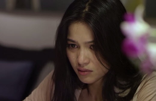 Ban gai Tri Nguyen lay nuoc mat khan gia trong phim ve me hinh anh