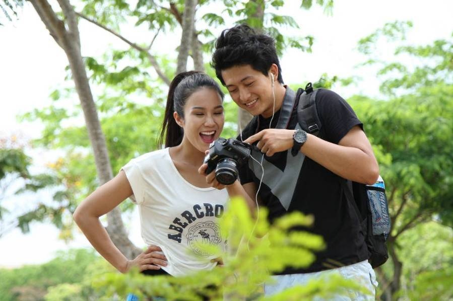 Diệp Lâm Anh và người bạn - diễn viên Harry Lu trong một chuyến dã ngoại.