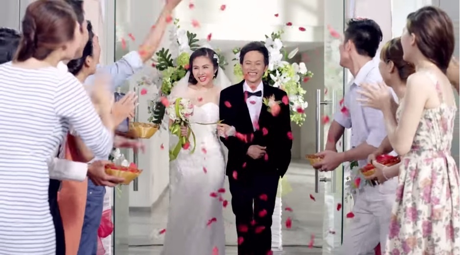 Cuối cùng, anh chàng Hoài Linh với “bí kíp” đặc biệt đã  trở thành người may mắn rước được nàng về dinh.