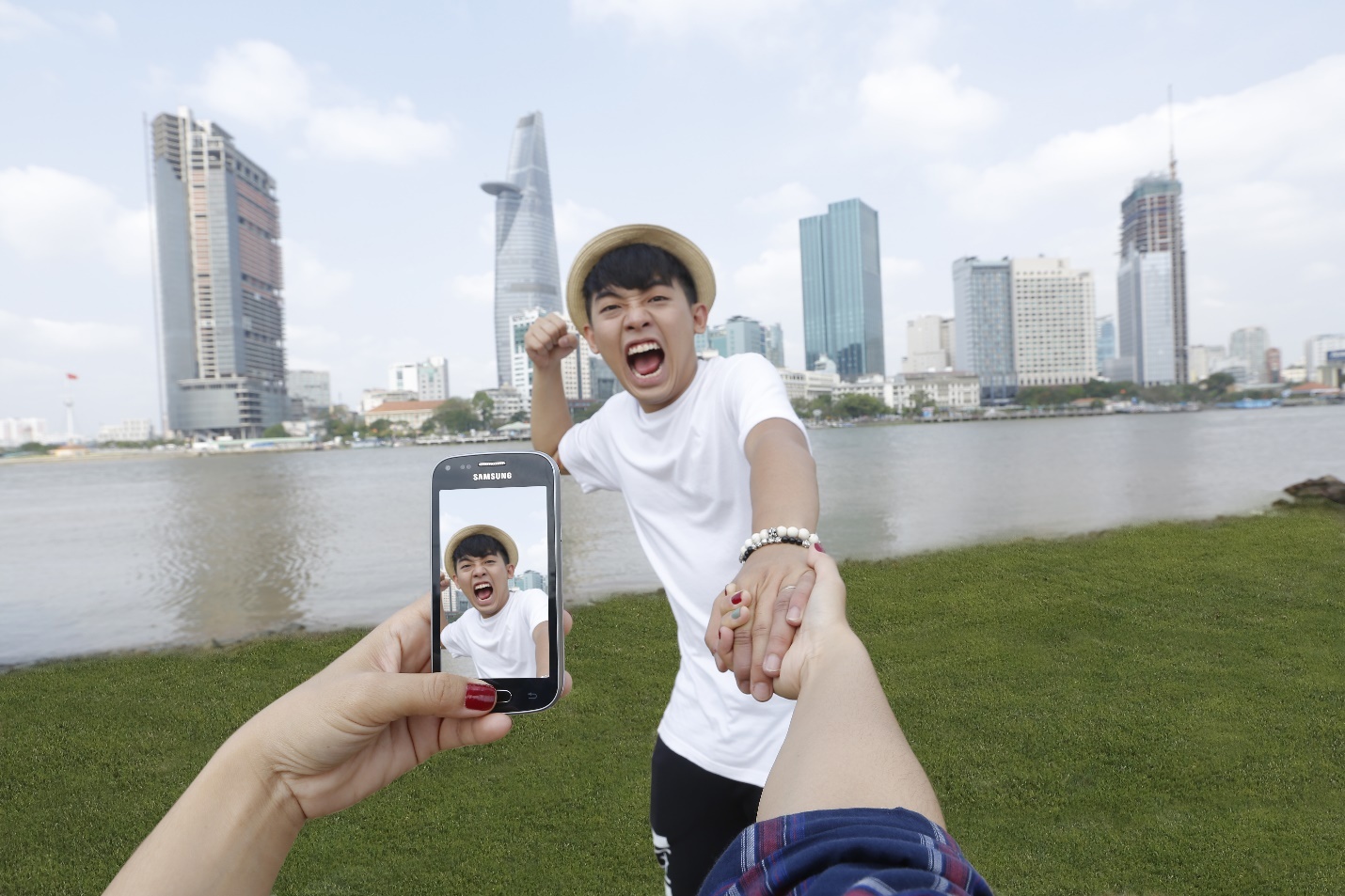 Những bức hình “tự sướng” được Phở đặc biệt chia sẻ trên trang cá nhân luôn rất ngộ nghĩnh và khiến các fan phải bật cười.