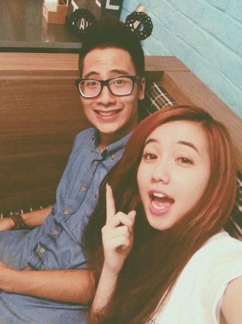 JVevermind nổi tiếng với hàng chục Vlog có loạt người xem lớn trên youtube. Bạn gái của anh - hot girl Mie Nguyễn cũng là một vlog được yêu thích. Cả hai thường xuyên cập nhật những bức hình 