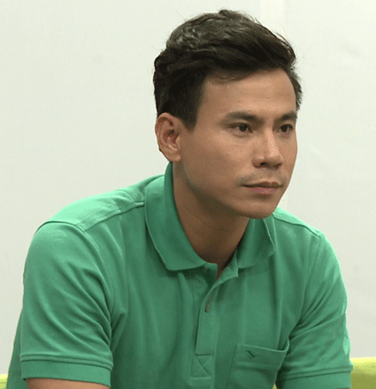 Tri Quang nguy trang che giau than phan truoc co gai la hinh anh