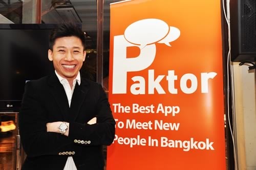 Joseph Phua trong buổi họp báo giới thiệu Paktor tại Bangkok - Thái Lan.