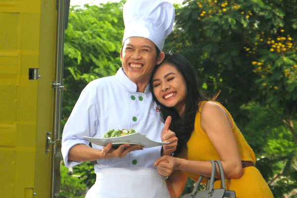 Cong dong mang phan khich khi Hoai Linh cua do Van Trang hinh anh