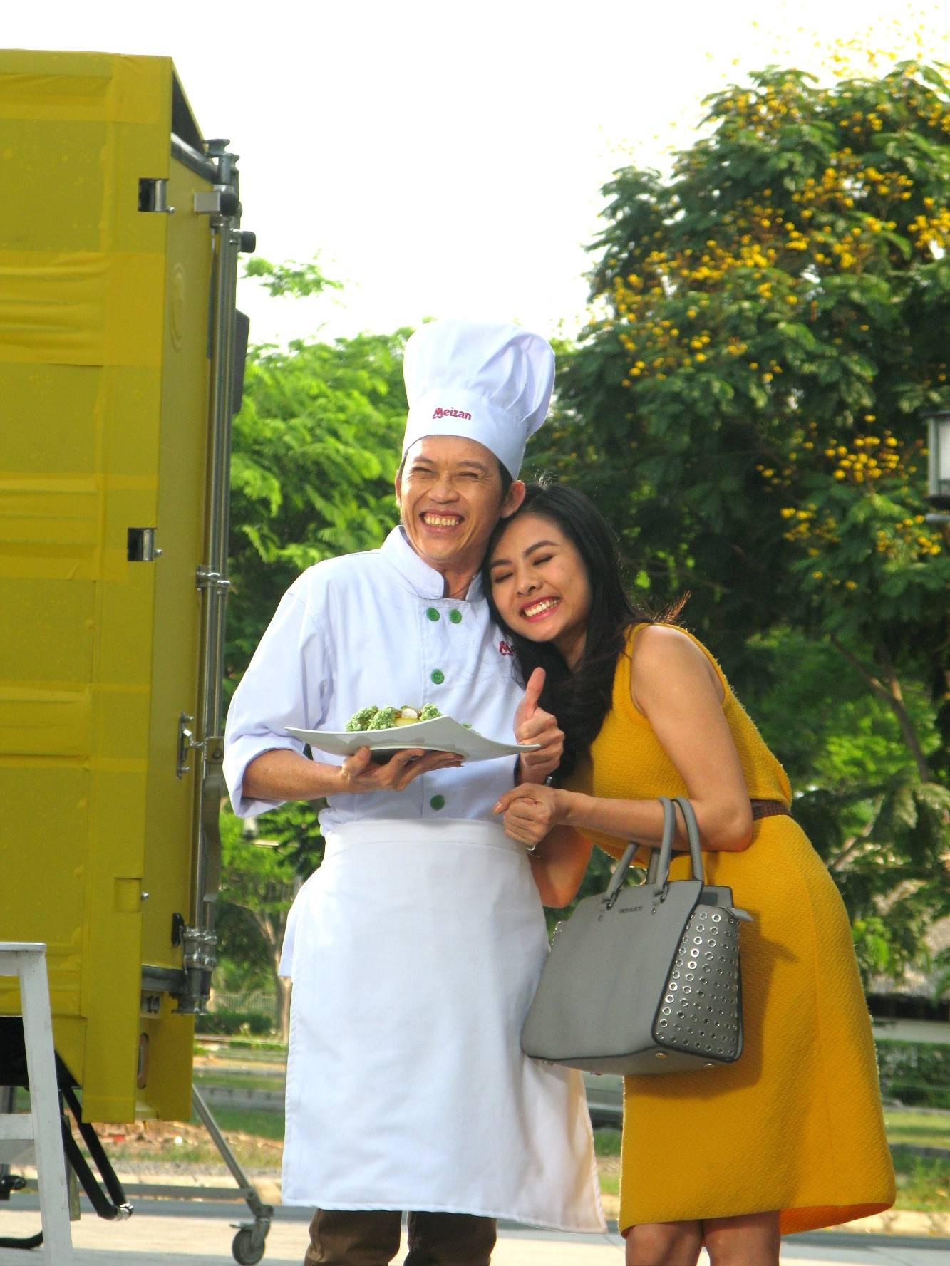 Vân Trang đã nhận lời cầu hôn của anh.