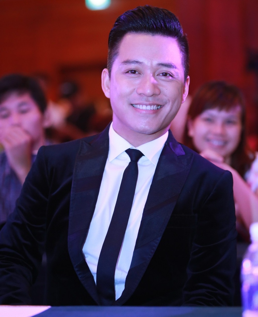 Từ sau khi kết hôn, sự nghiệp của Tuấn Hưng có vẻ thăng hoa hơn khi được truyền thông chú ý và thu hút thêm nhiều người hâm mộ.