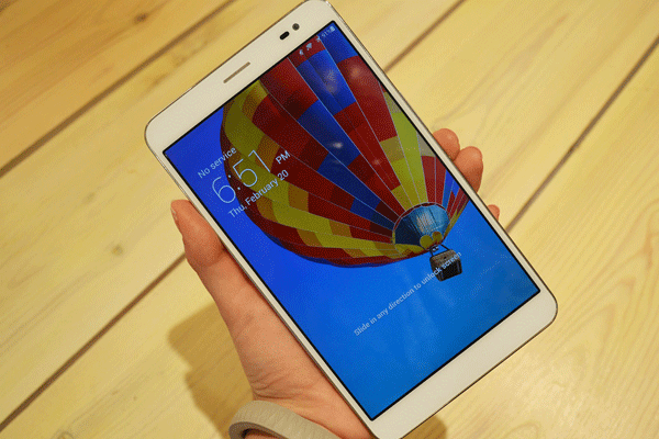 Can canh tablet mong nhat the gioi vua co mat tai Viet Nam hinh anh