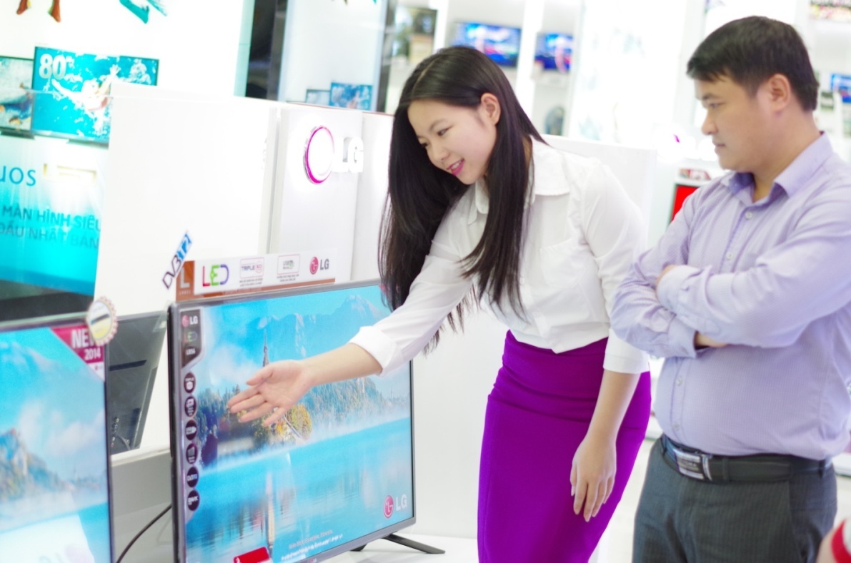 Sap het World Cup, smart TV van hut khach hinh anh