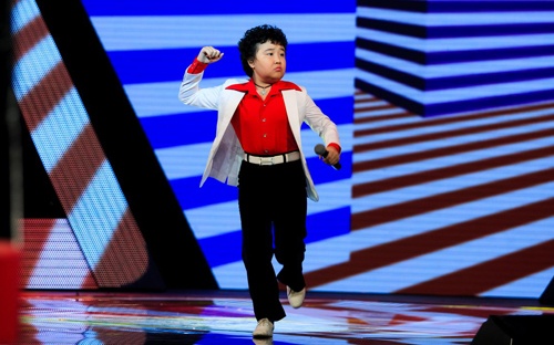 Hoang Anh nhay dieu rumba trong cuoc thi Dance Sport Ha Noi mo rong hinh anh